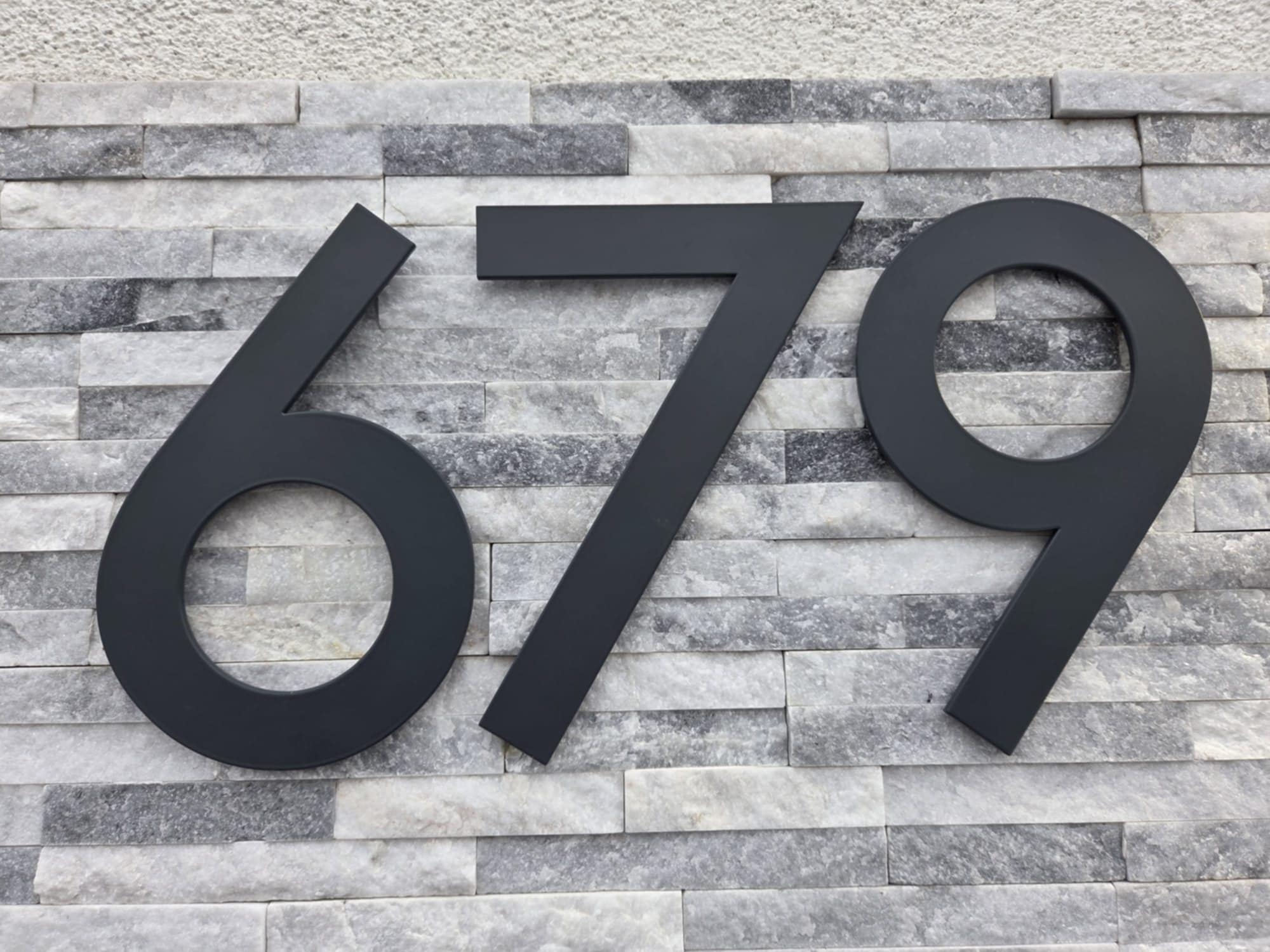 SCHRÁNKY A ČÍSLA POPISNÉ